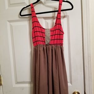 High-low daytrip dress, brown and red